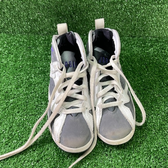 Air Jordan 7 Retro Toddler Shoes - Size 11C, White & Varsity Purple - Picture 3 of 10